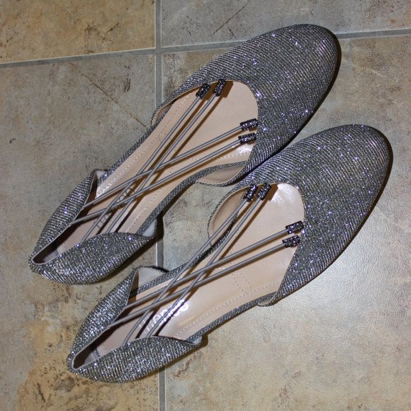 J.Renee Shoes - NWOB "J RENEE" METALLIC HEELS SZ 9.5